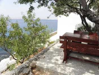 Neda - 5 m From sea - A2