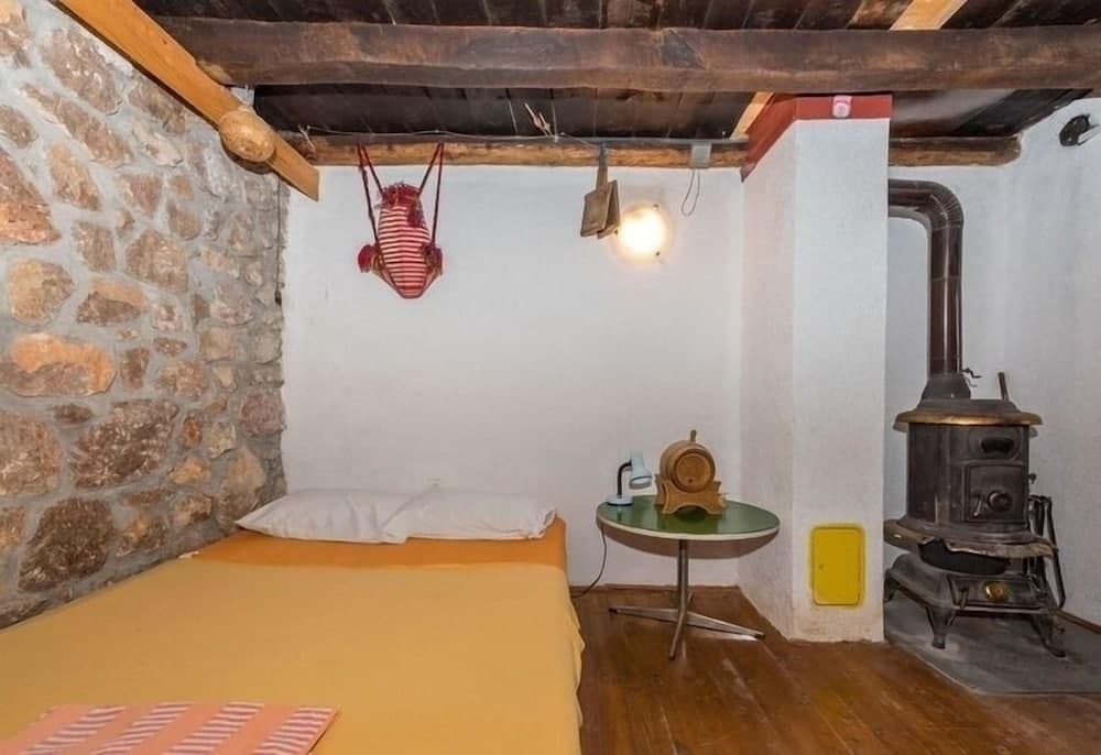 Role - Retro & Affordable - H