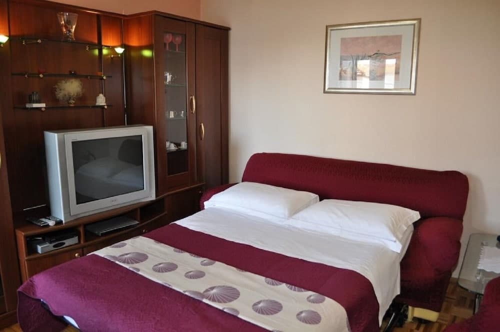 Milka - 150 m From sea - A1