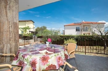 Kate - 100 m From Beach - A1