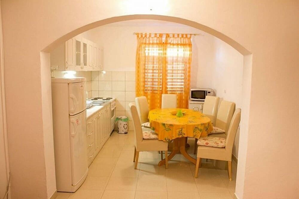 Josip - With Parking - A1