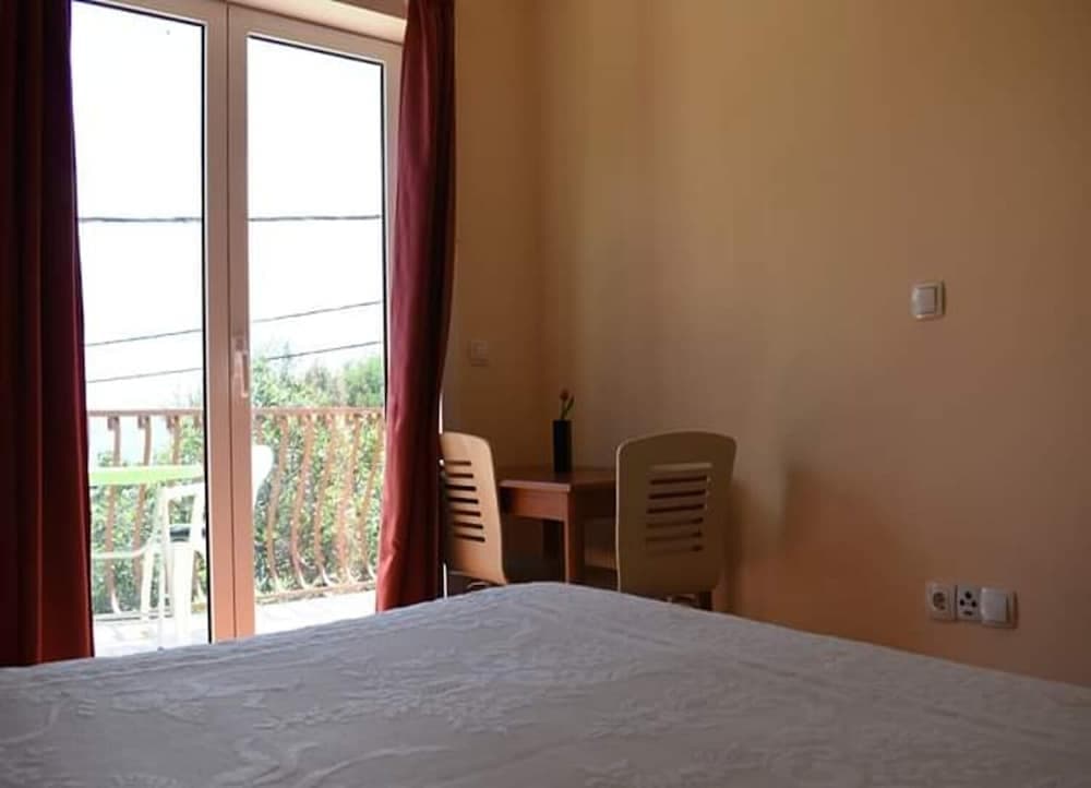 Mir - Close to Beach - SA2