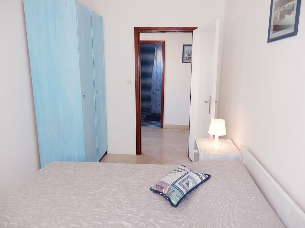 Med - With Terrace - A2