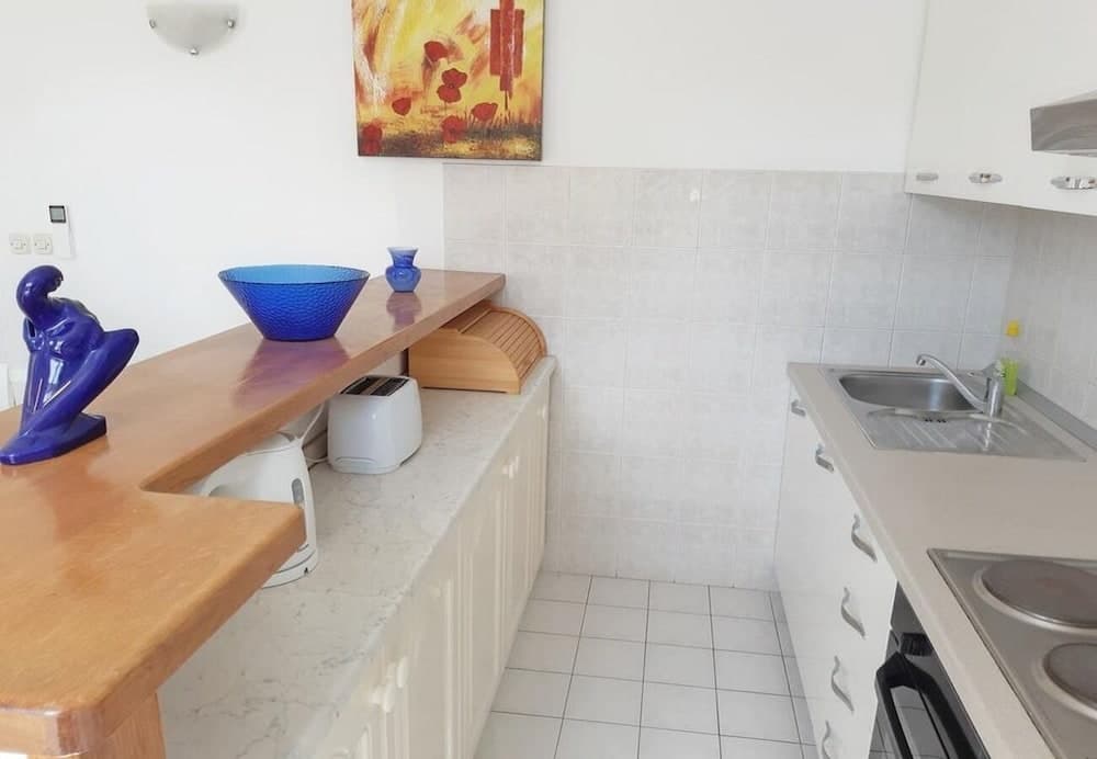 Pero - Free Parking - A1