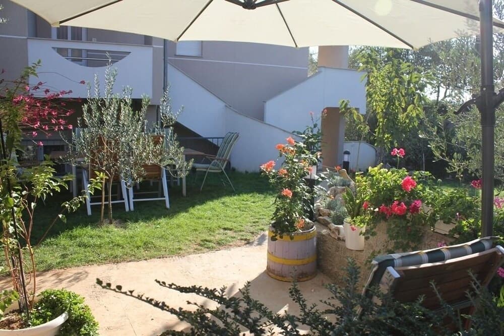 Ante - 50m From the sea - A2 Zuti