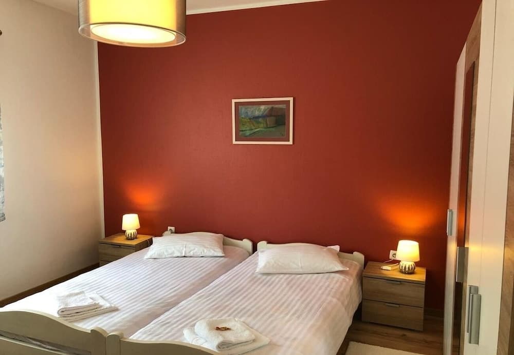 Franny - Comfortable - H