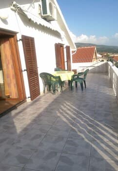 Tina -with Terrace and sea View - A1