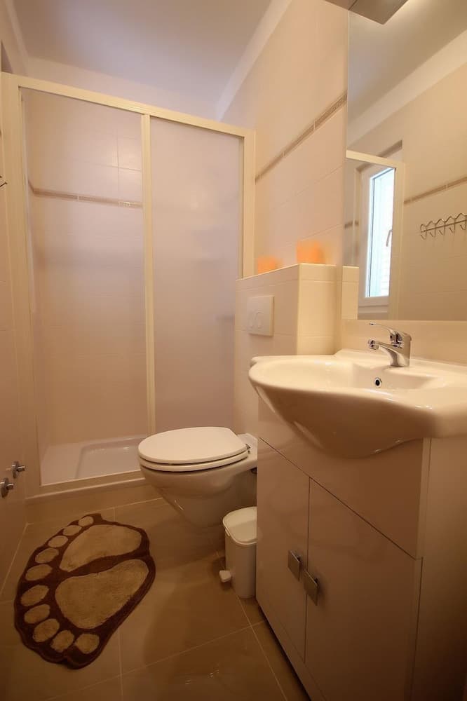 Dino - Apartments With hot tub - A4