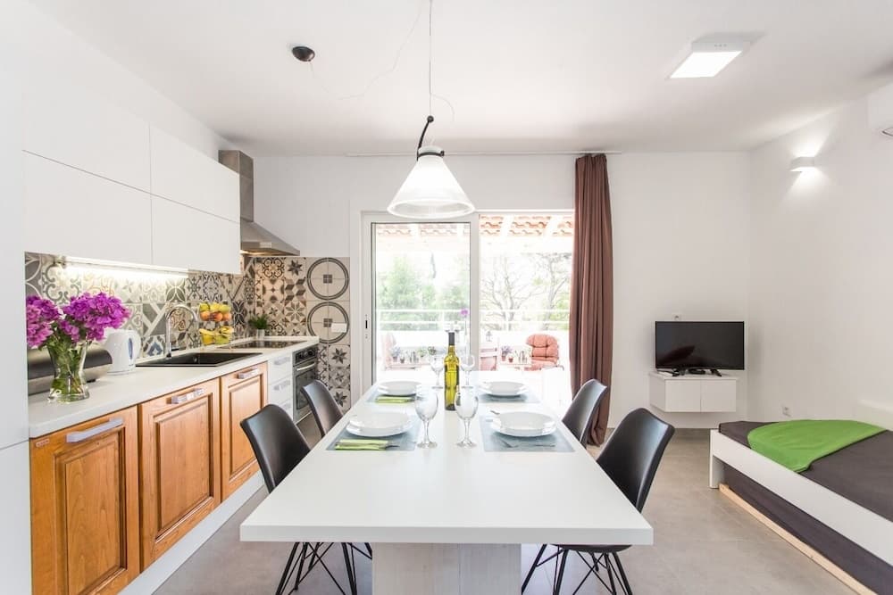 Blue Lagoon - Nice Terrace and Modern - A2