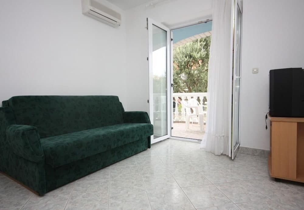 Vese - 100 m From Beach - A2