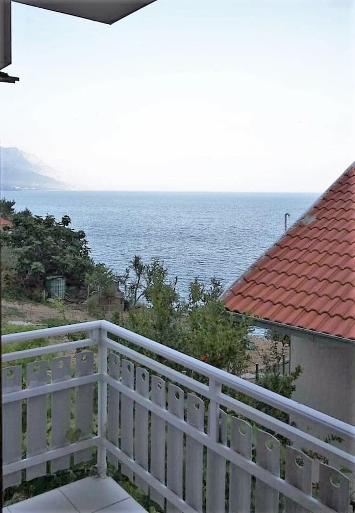 Šera - 50 m From Beach - A2