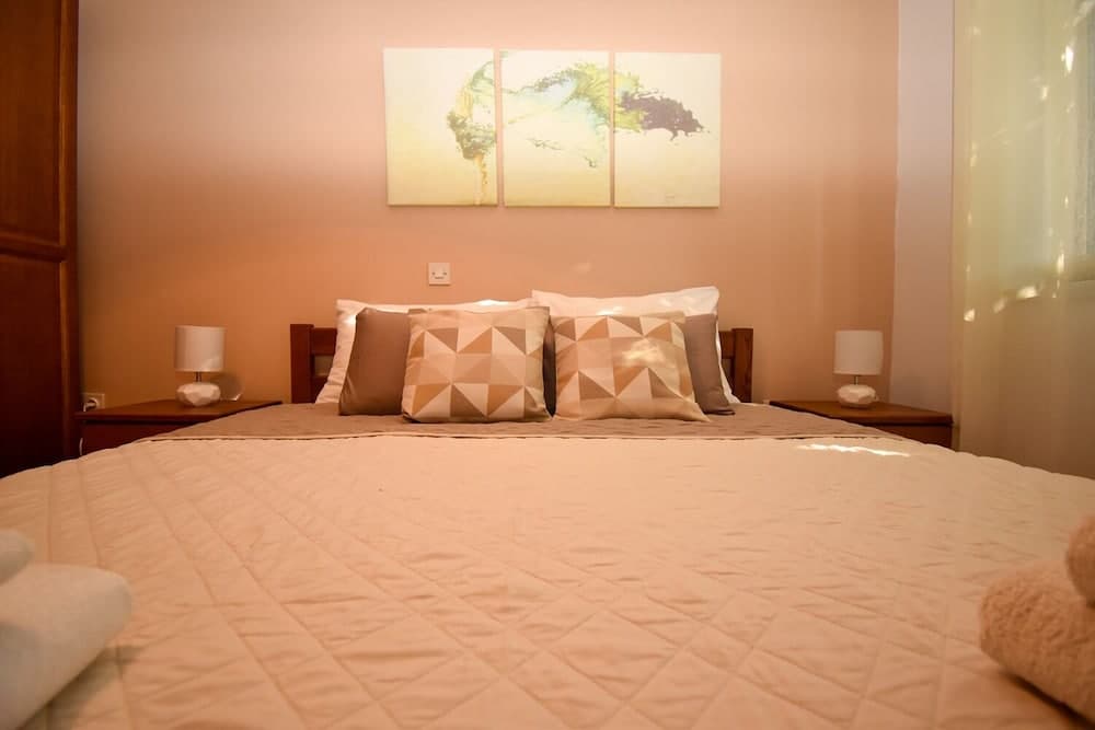 Frane - With Garden - A1