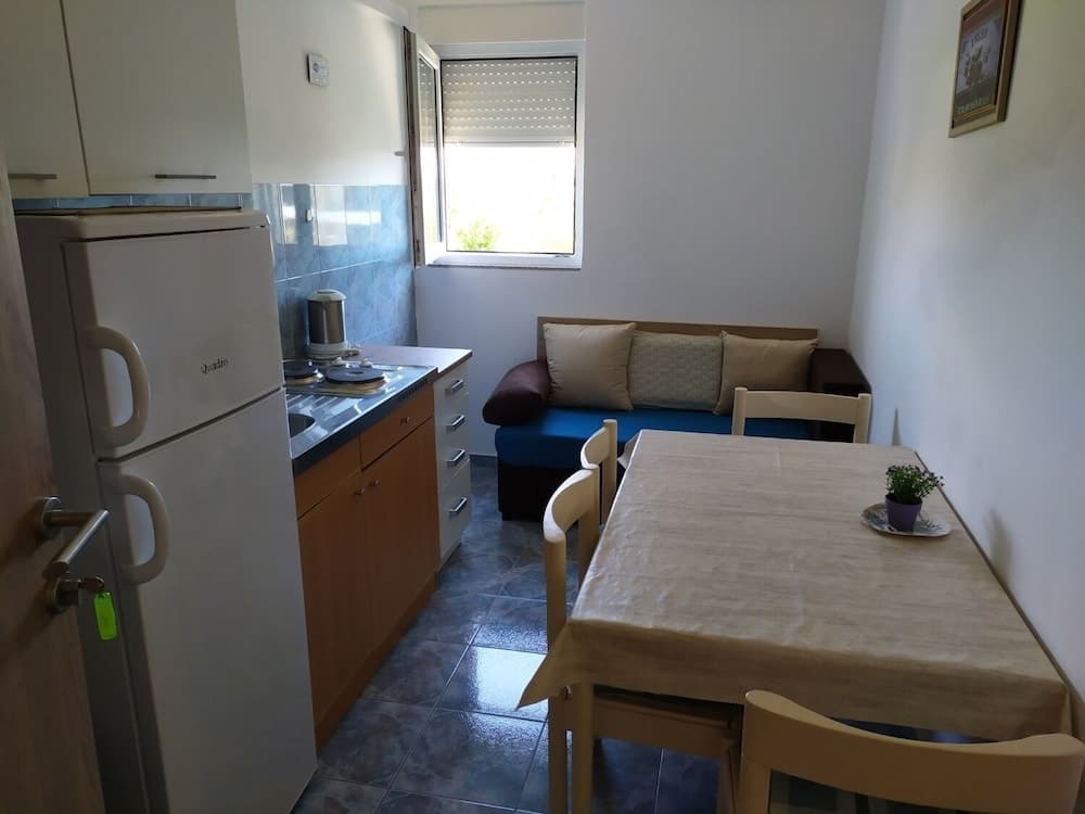 Aleksandra - 10 m From sea - A5