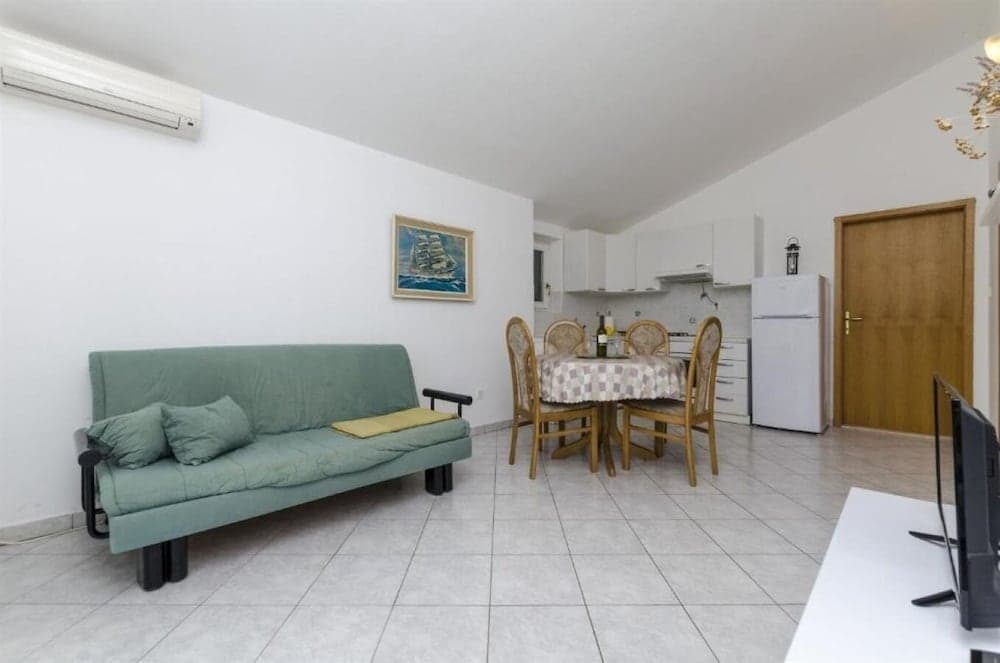 Mil - 80m From the sea - A2