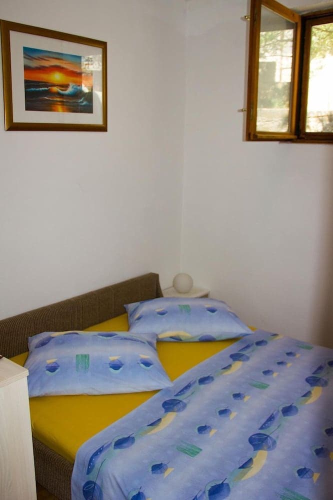 Marija - Beautiful Location Close to the sea - H