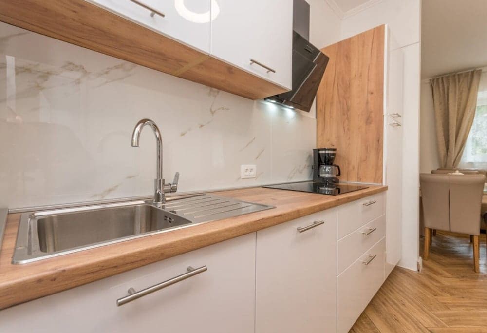 Teresa - Great Location & Parking - A1