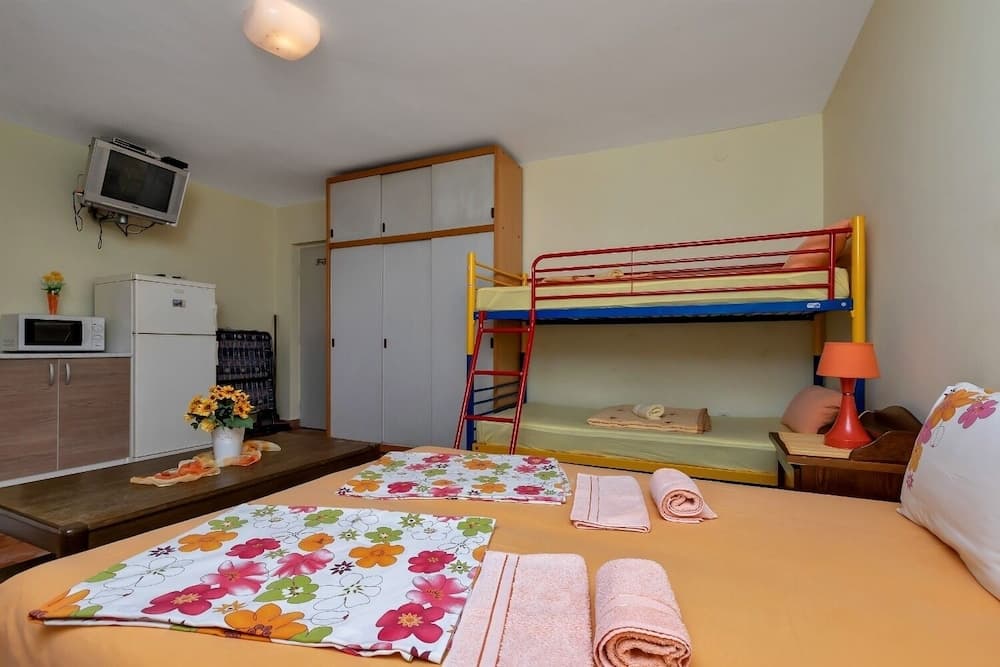 Vlatko - Afordable & Cosy - SA2