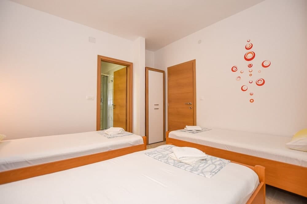 Neve - 50 m From Beach - A4