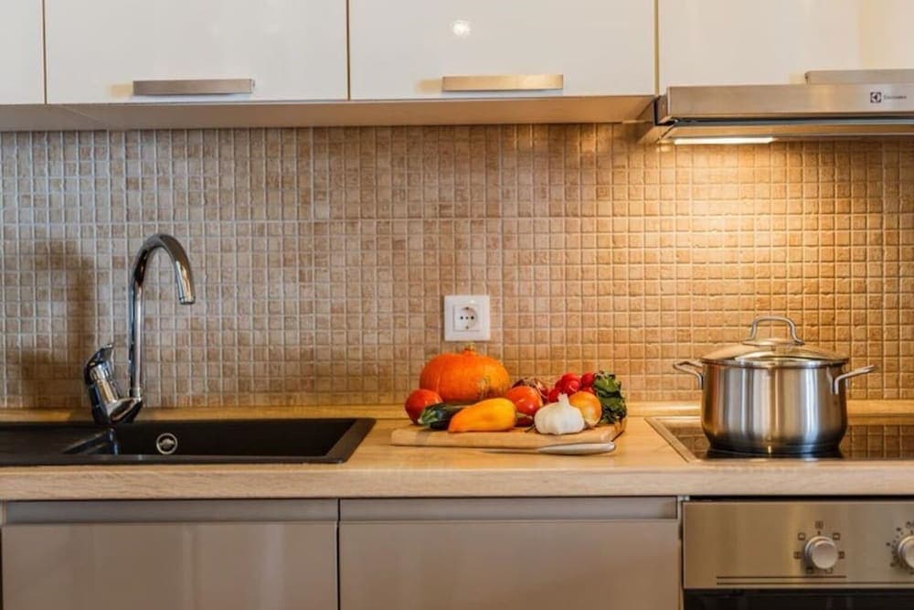 Periska - on the Beach - H