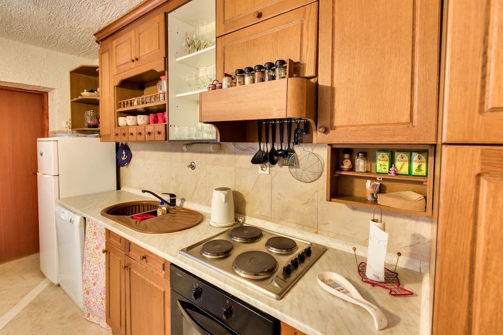 Land - 100m From the sea - A2