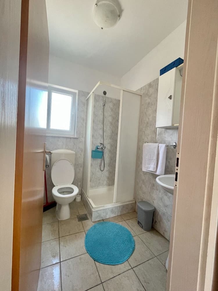 Tea - Parking and Grill, 100 m From sea - A1