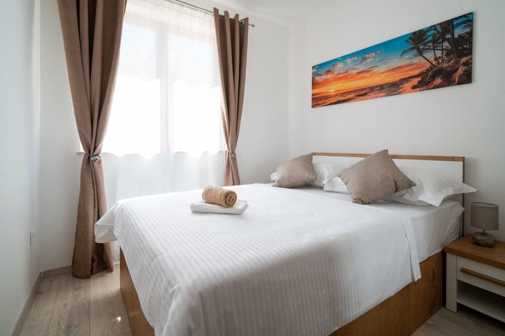 Lux 1 - With Pool - A1