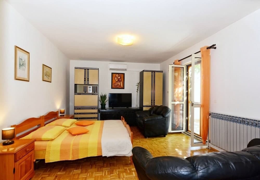 Snježa - Green House - B2 Snjezana