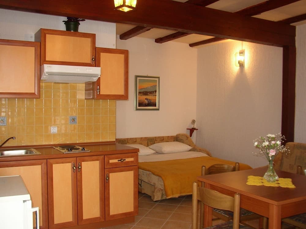 Luca - With Nice Courtyard - SA3