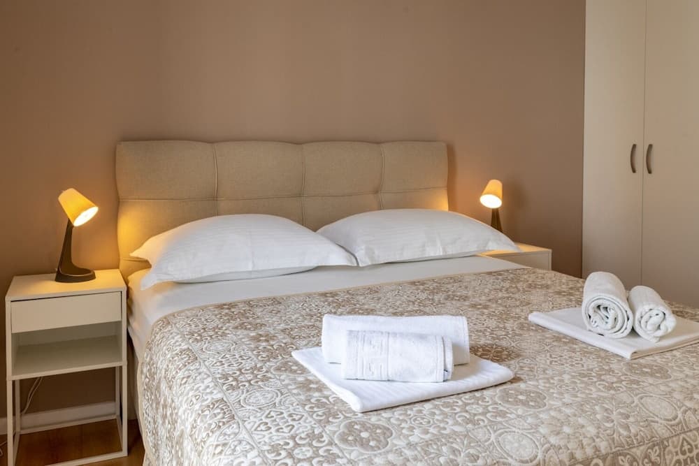 Gianni - Modern & Great Location - SA1