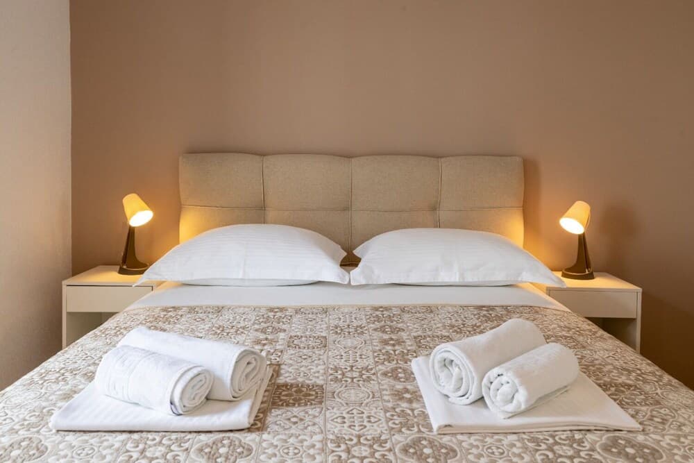 Gianni - Modern & Great Location - SA1