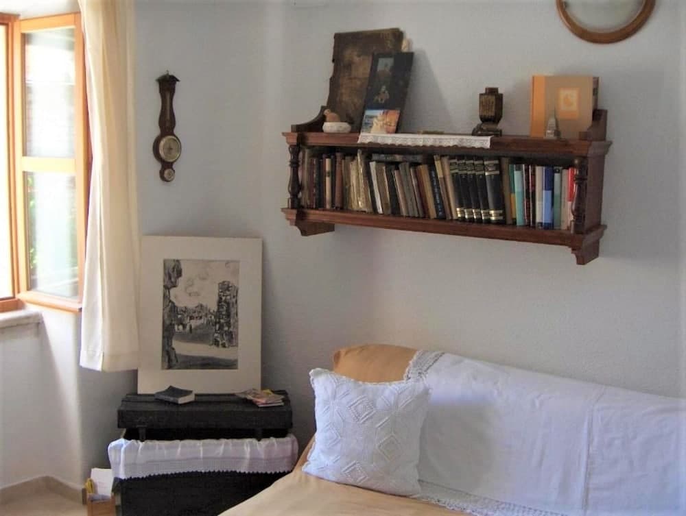 Draga - Traditional & in Center - A2