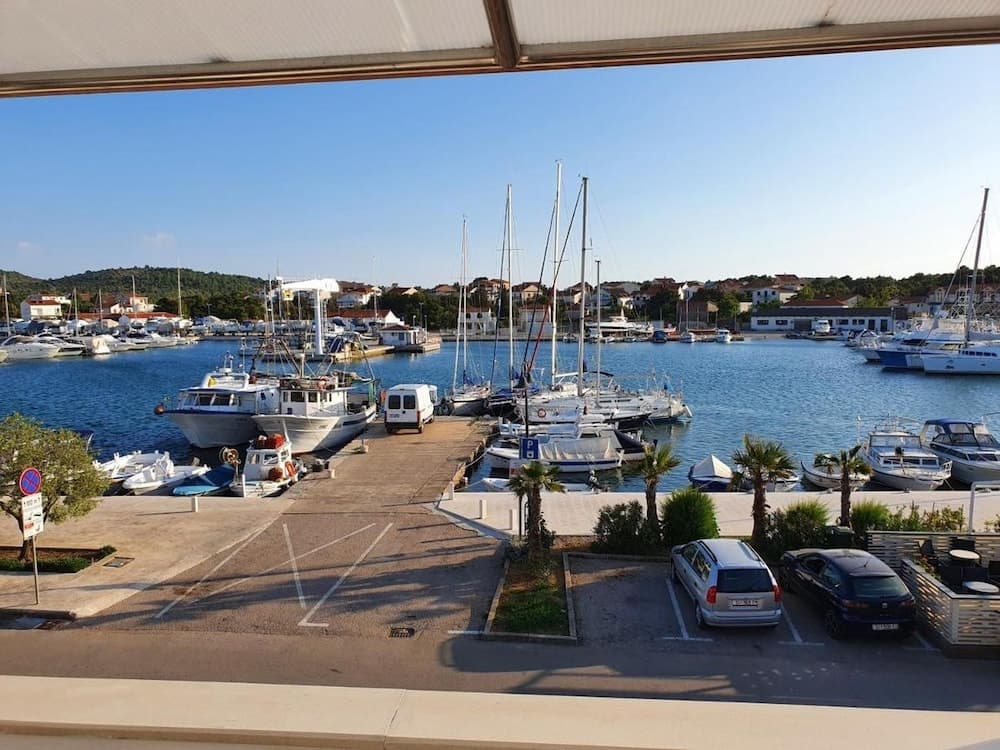 Mar - 10 m From sea - A1