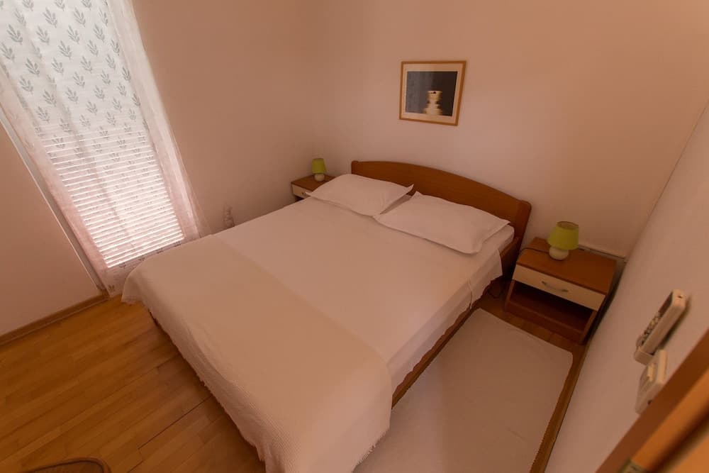 Cobra - Excellent Location - A4