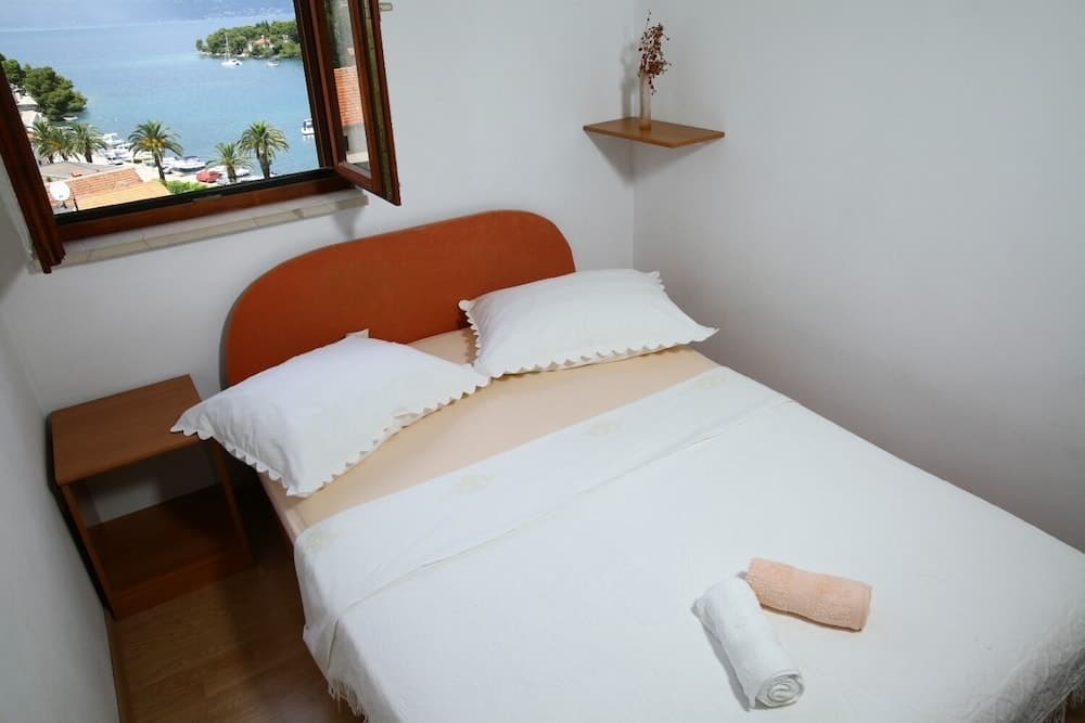 Neda - Perfect Location & Free Parking - A2