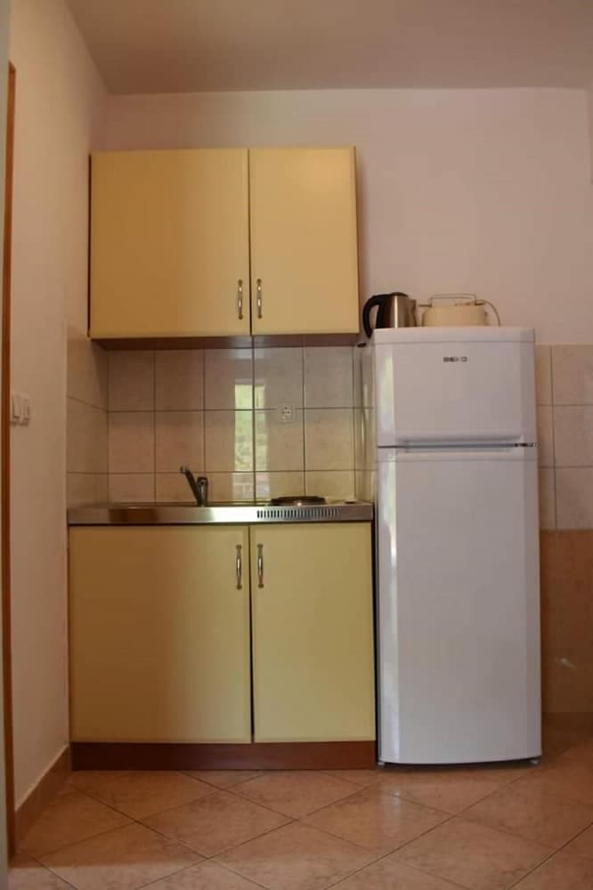 Mir - Close to Beach - SA1