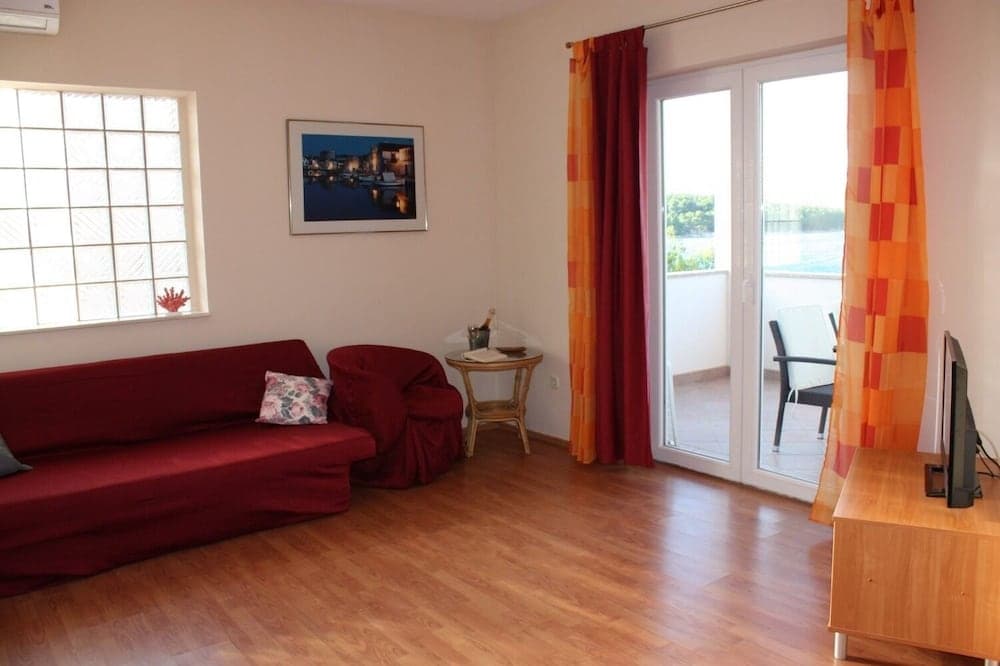 Niko - With Pool - A3