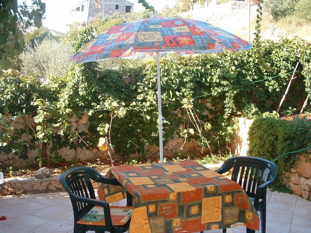 Tonka - 10 m From Beach - A1