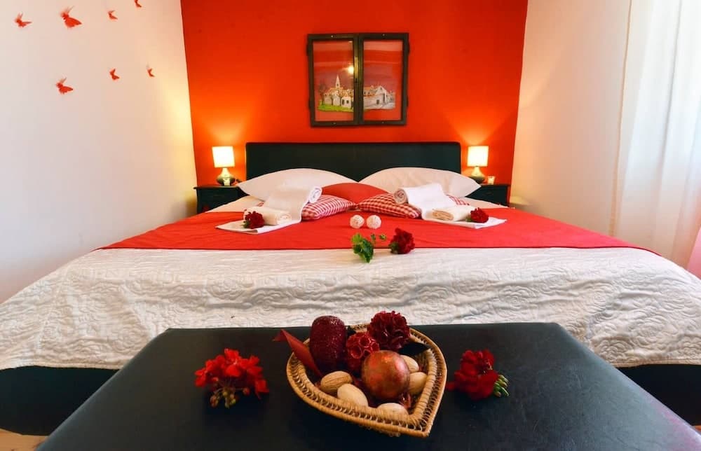 Gurianum - With Pool - H