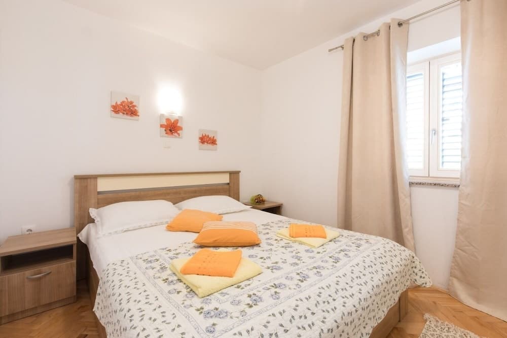 Mari - Modern Holiday House Close to sea - H