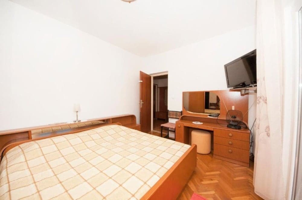 Ves - Next to the sea - A2