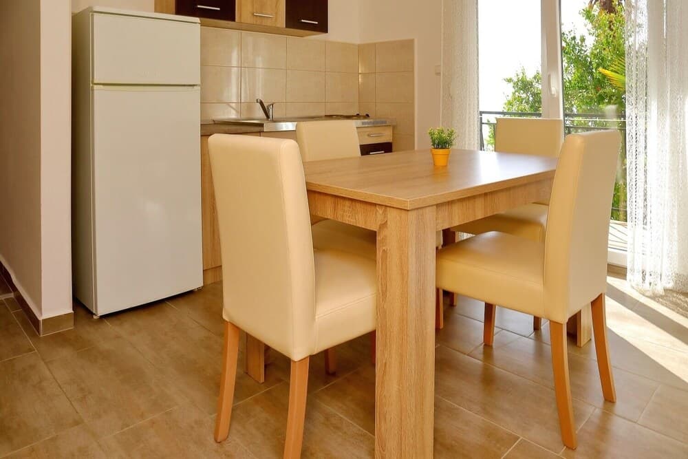 Aleksandra - 10 m From sea - A6