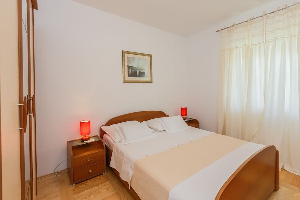 Sanda - With Pool - H