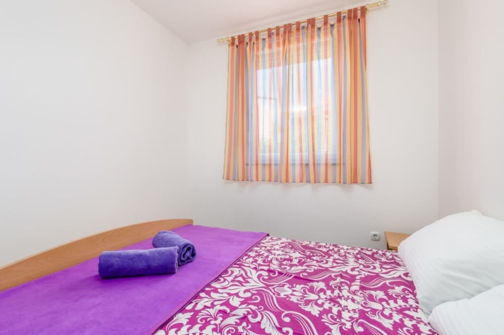 Cathy - 50m From the Beach - A1