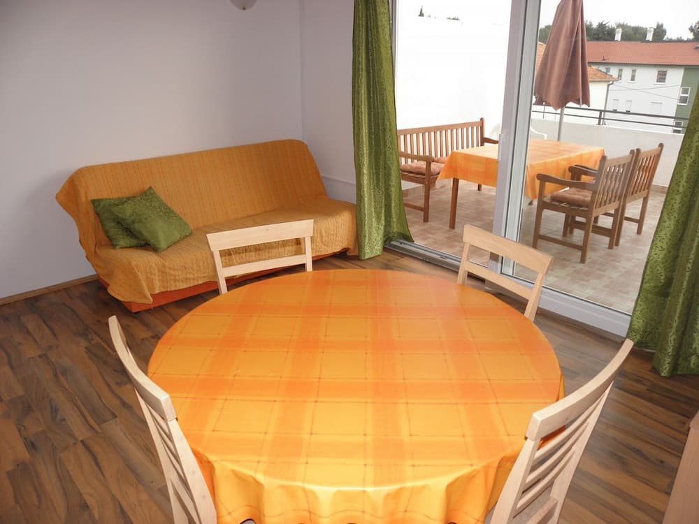 Ante - Free Parking - A1