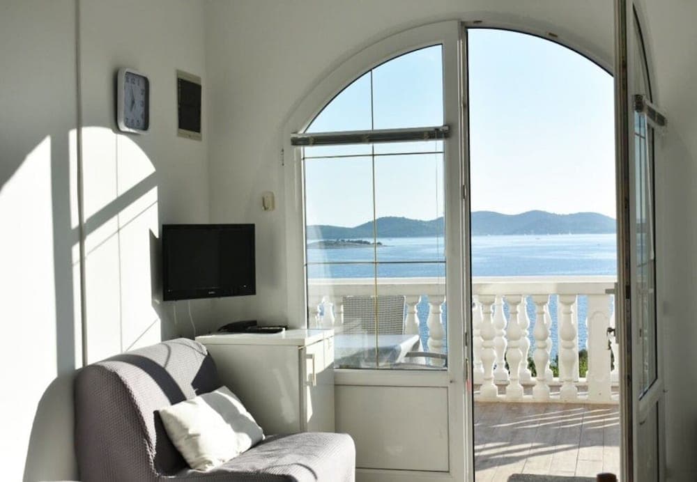 Josip - sea View - SA1