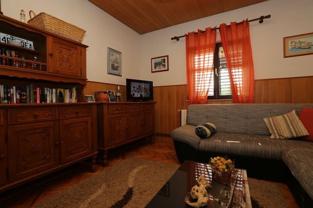 Dragi - 250 m From the Beach - A1