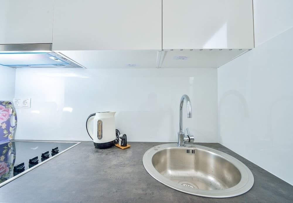 Sunny by the Sea - App3