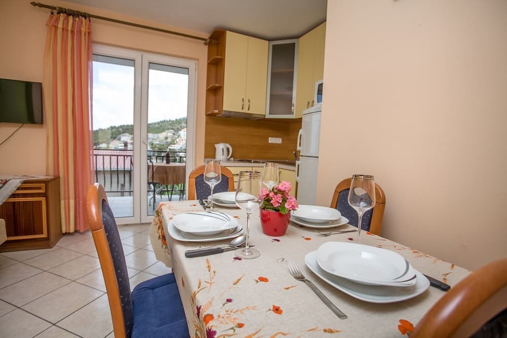 Petar - Free Parking - A1