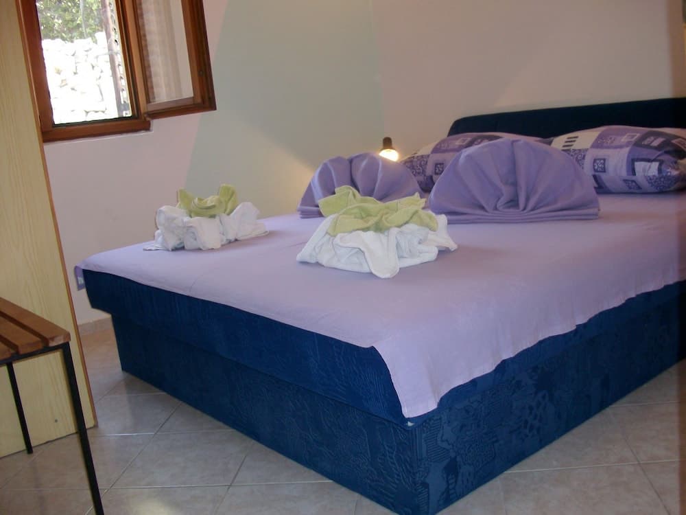 Ina - Peaceful - H Pierida