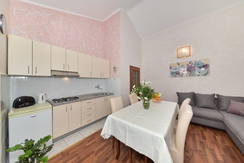 Ani - With Pool - A6